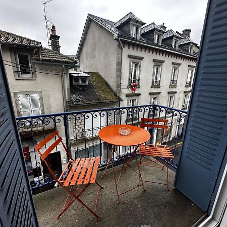 Belle Maison De Ville Au Coeur Du Village De Montagne Vic-sur-Cère 외부 사진