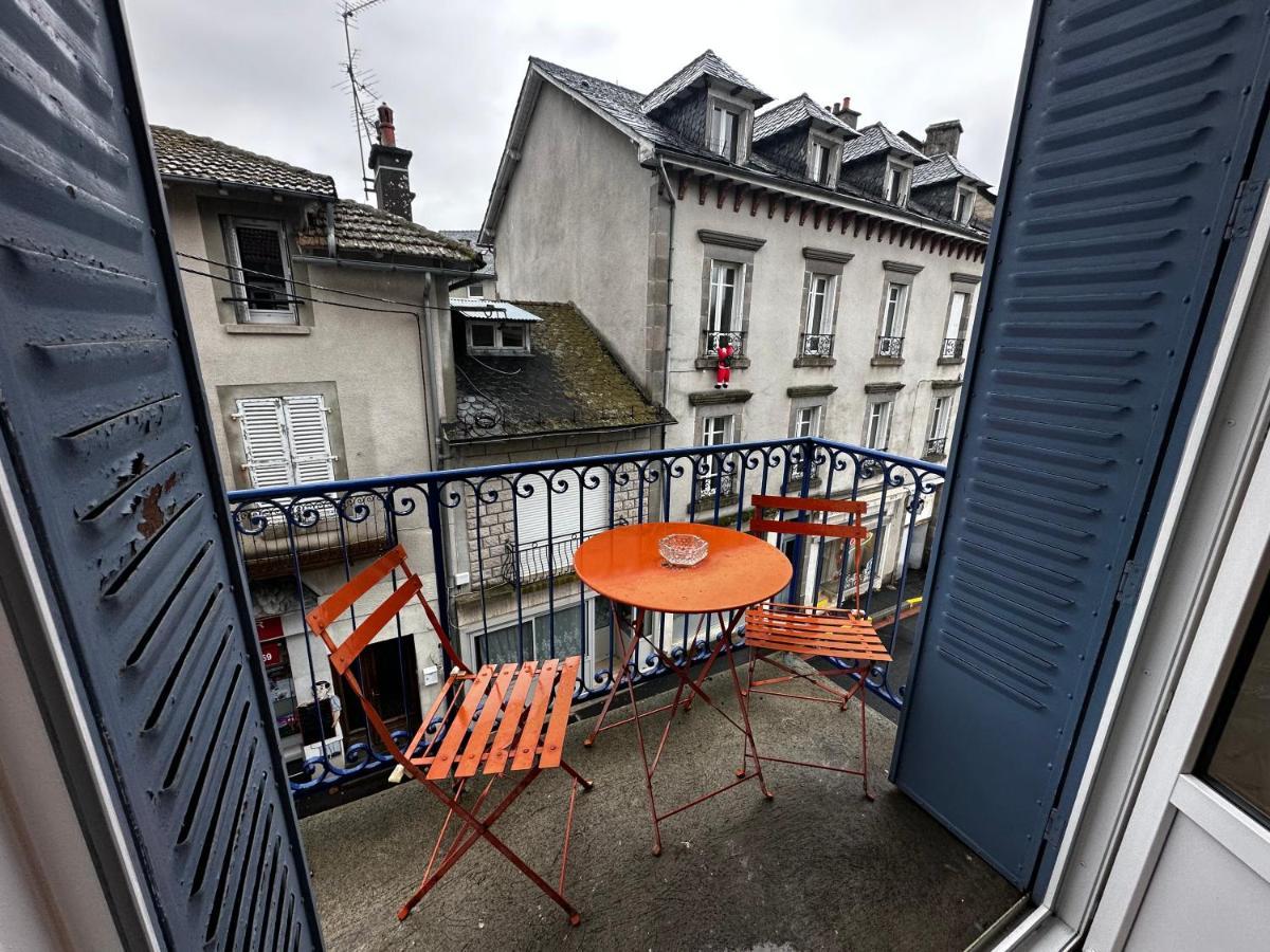 Belle Maison De Ville Au Coeur Du Village De Montagne Vic-sur-Cère 외부 사진