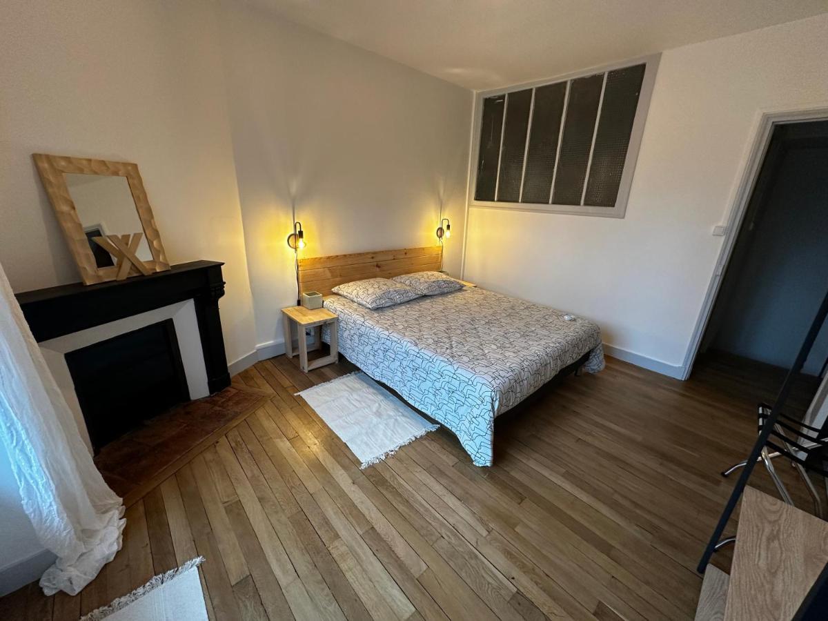 Belle Maison De Ville Au Coeur Du Village De Montagne Vic-sur-Cère 외부 사진