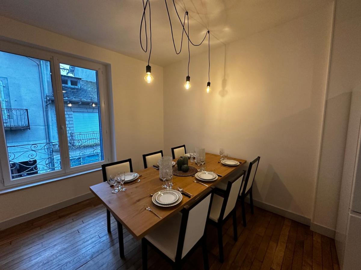 Belle Maison De Ville Au Coeur Du Village De Montagne Vic-sur-Cère 외부 사진