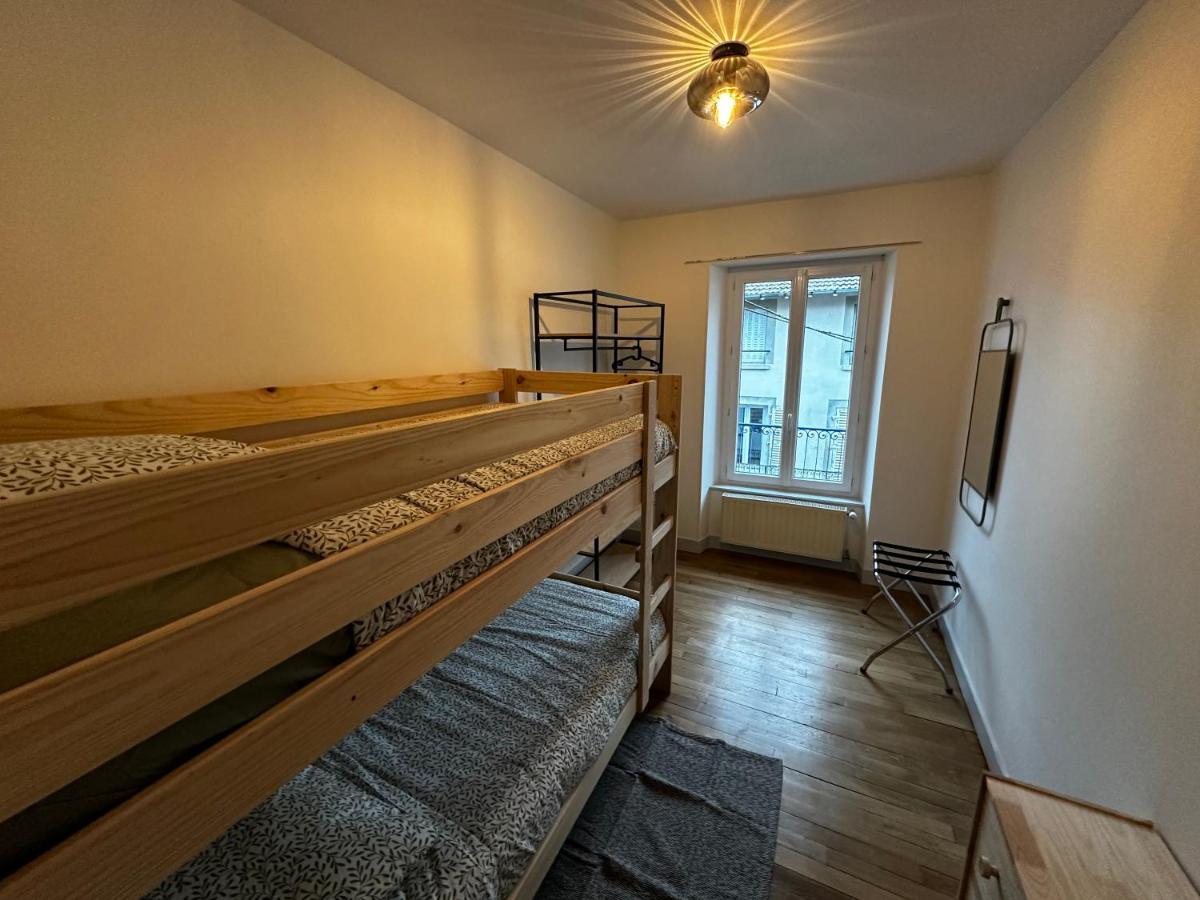 Belle Maison De Ville Au Coeur Du Village De Montagne Vic-sur-Cère 외부 사진